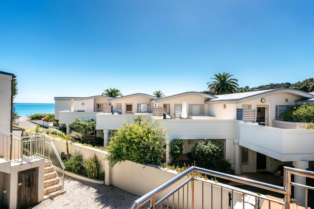 Onetangi Beach Apartments Exterior foto