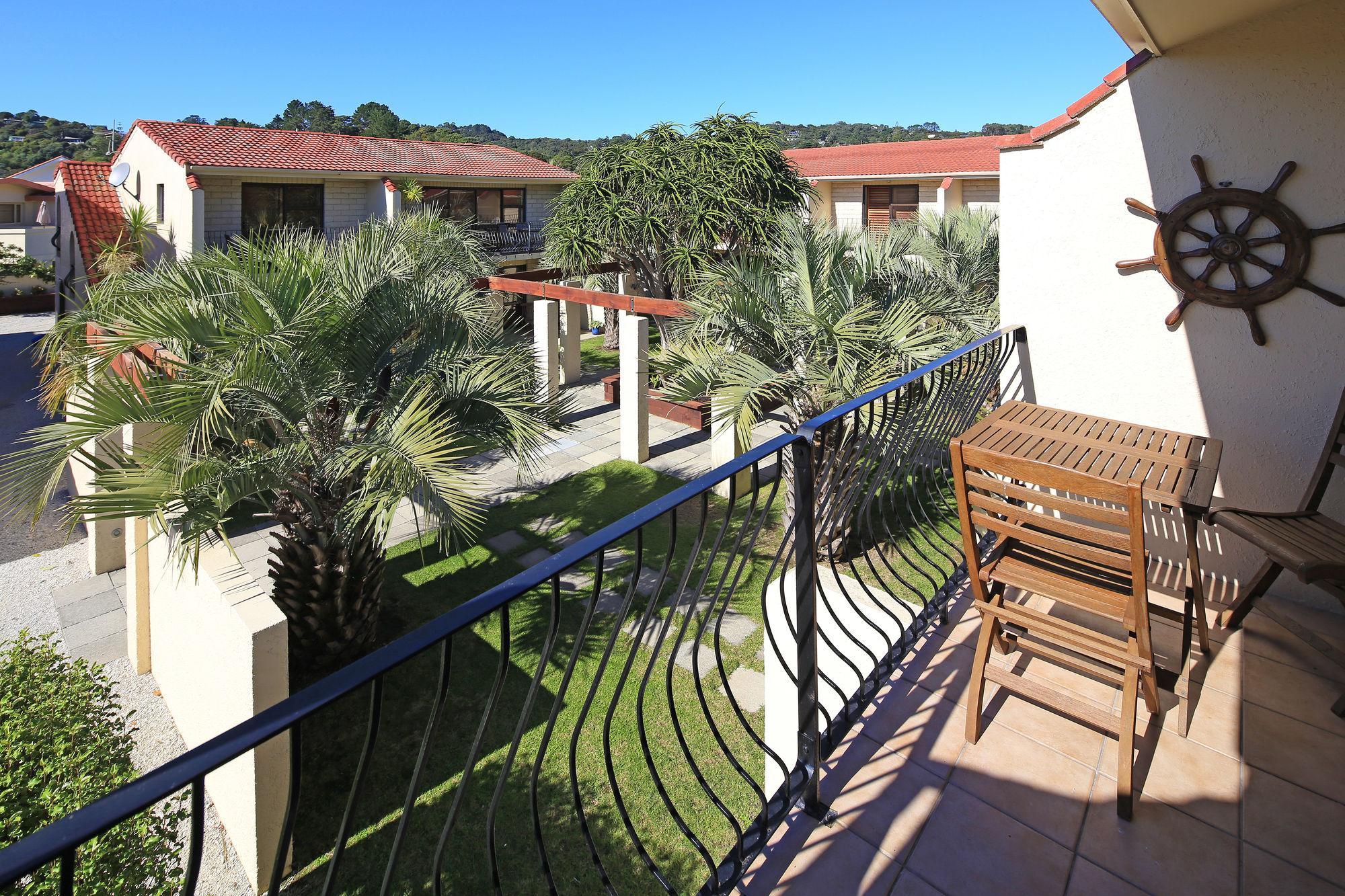 Onetangi Beach Apartments Exterior foto