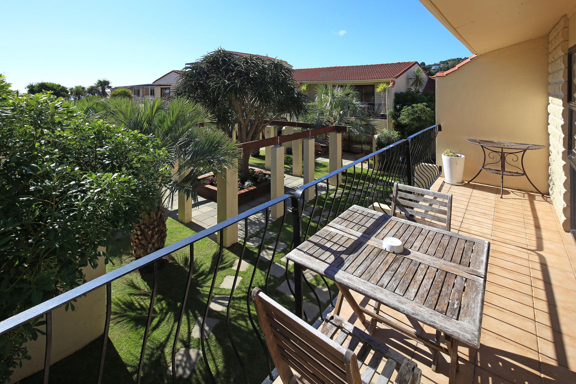 Onetangi Beach Apartments Exterior foto