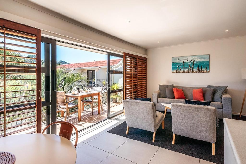 Onetangi Beach Apartments Exterior foto