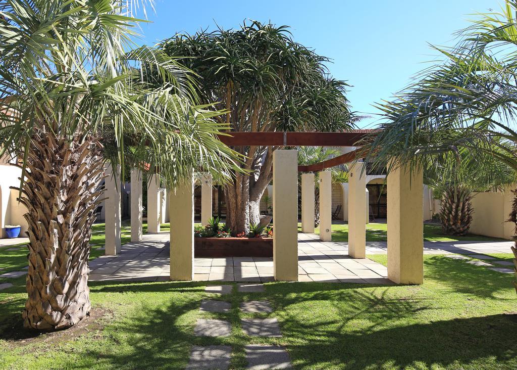 Onetangi Beach Apartments Exterior foto