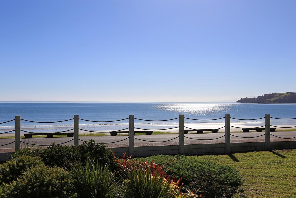 Onetangi Beach Apartments Exterior foto